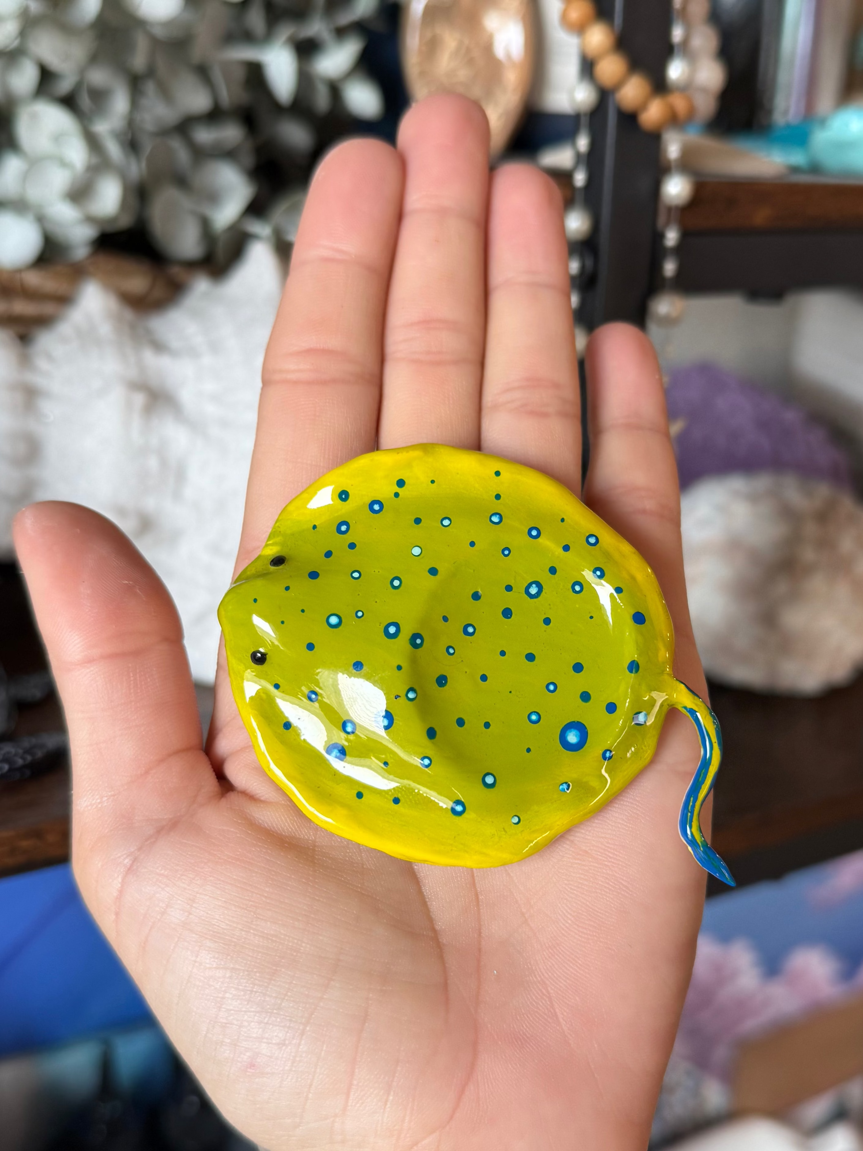 Blue Spotted Ribbontail Ray Worry Stone